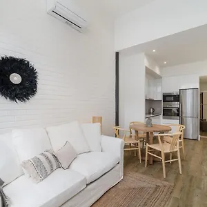Appartamento Casa Boma - Design With Private Vegetal Terrace - Lapa Vii, Lisbona